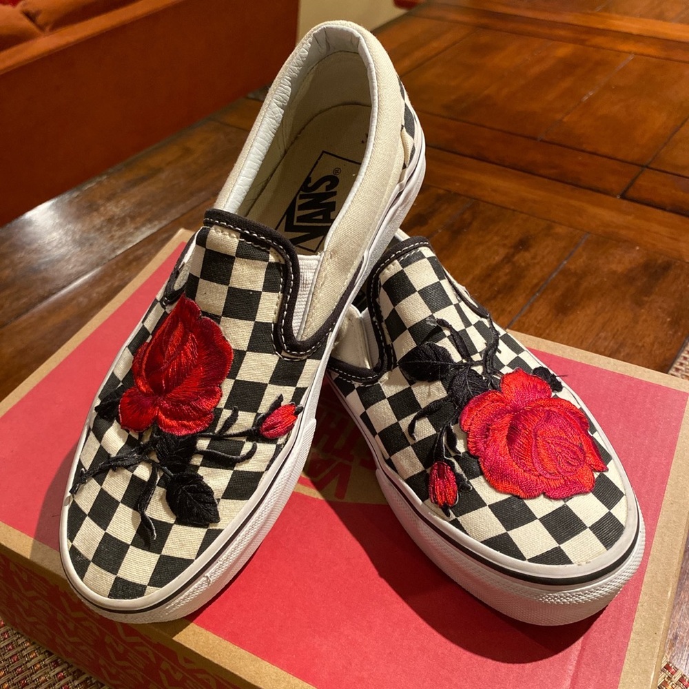 rose checkered vans